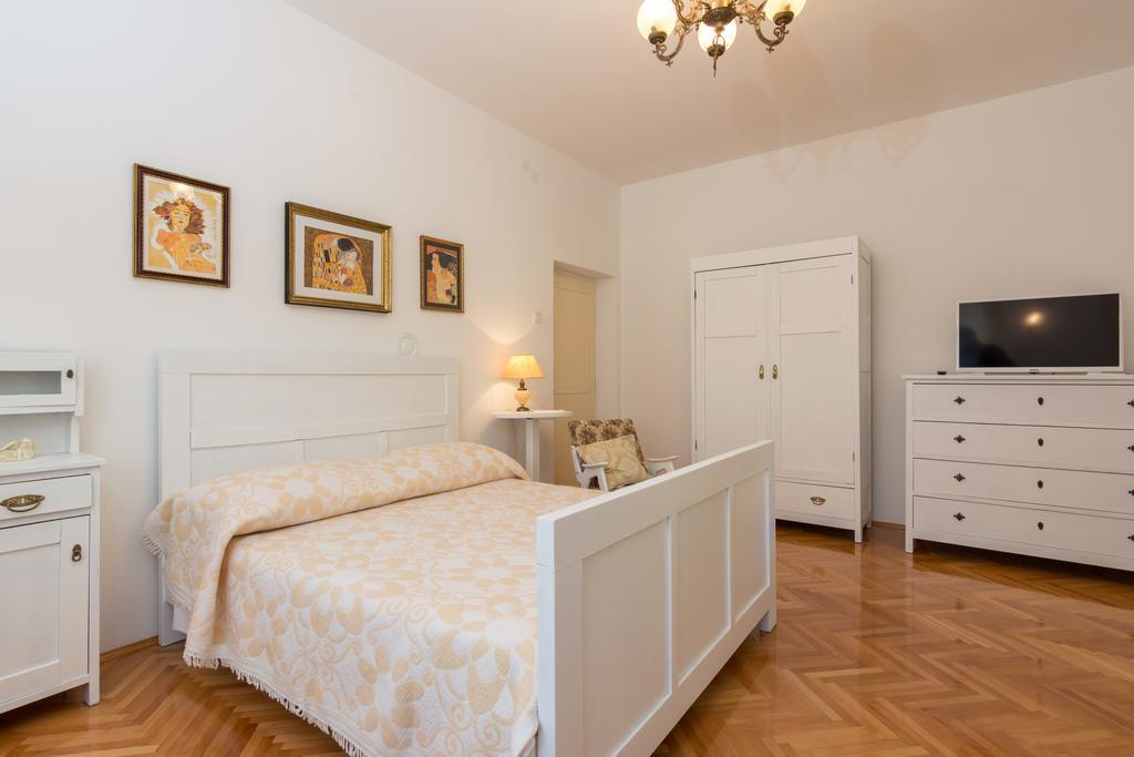 Apartments Coce Trogir Exterior photo