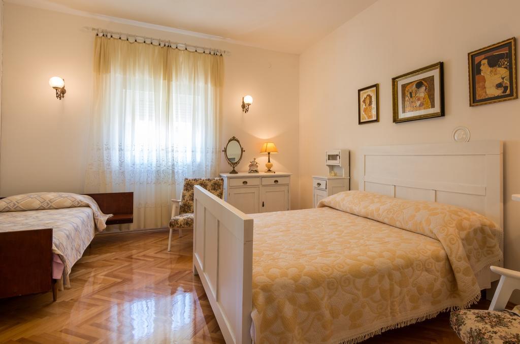 Apartments Coce Trogir Exterior photo