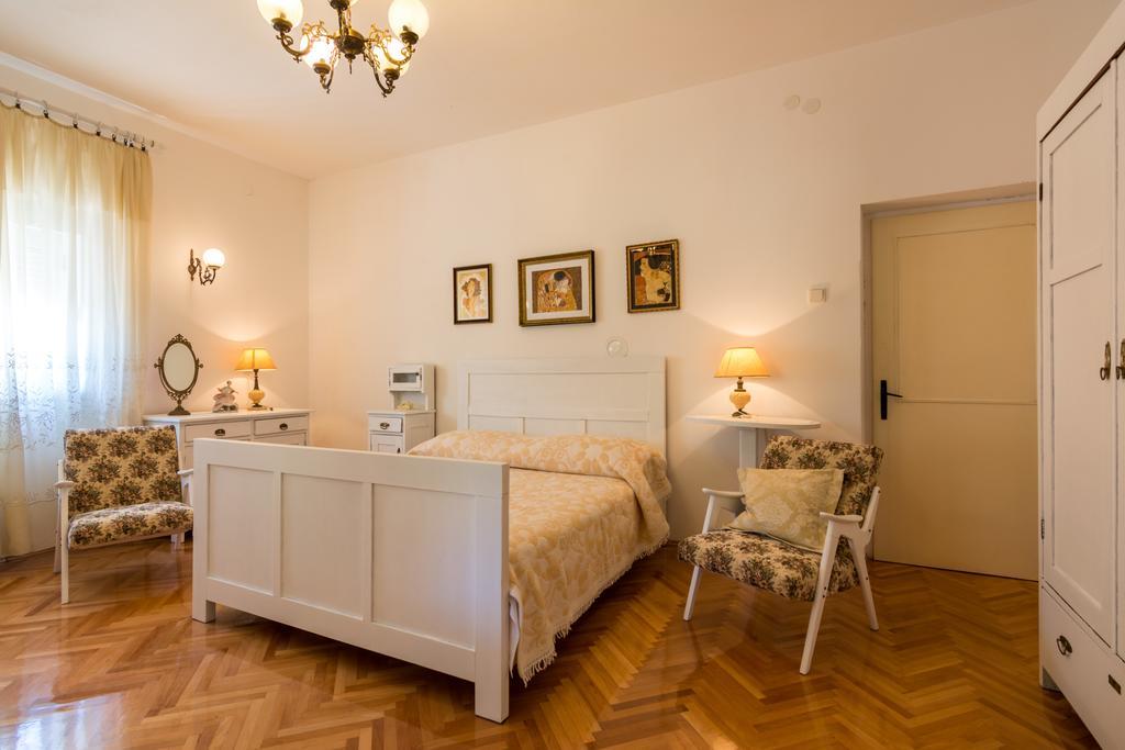 Apartments Coce Trogir Exterior photo
