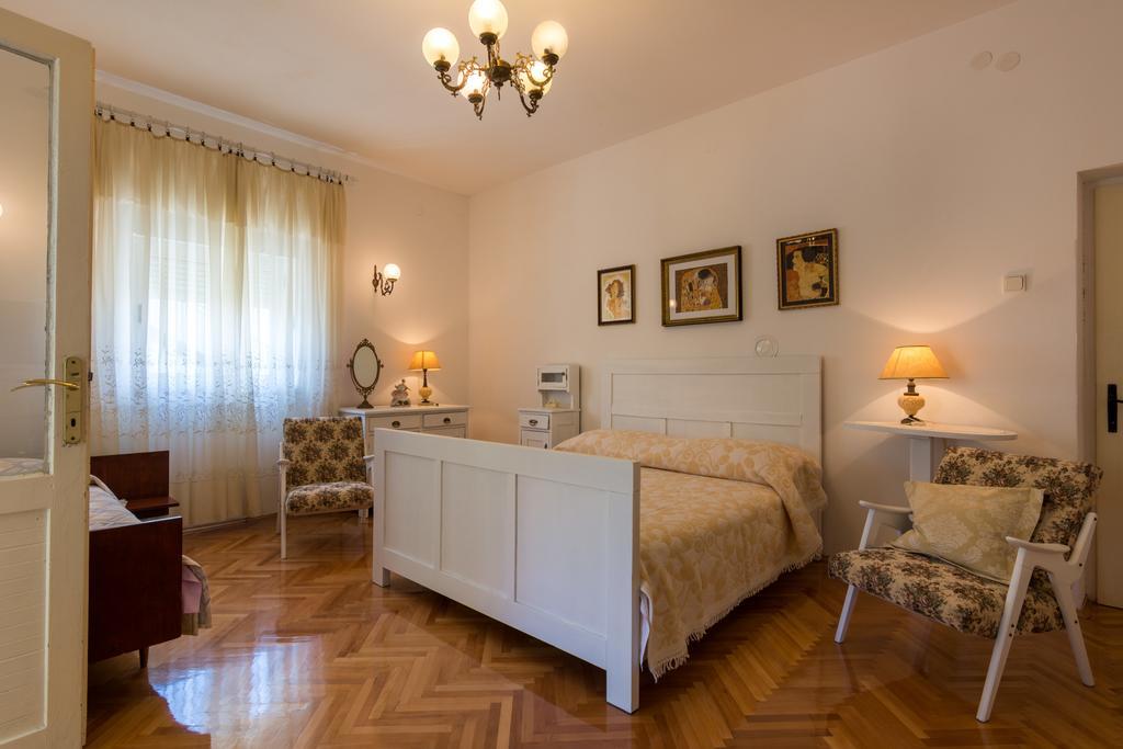 Apartments Coce Trogir Exterior photo