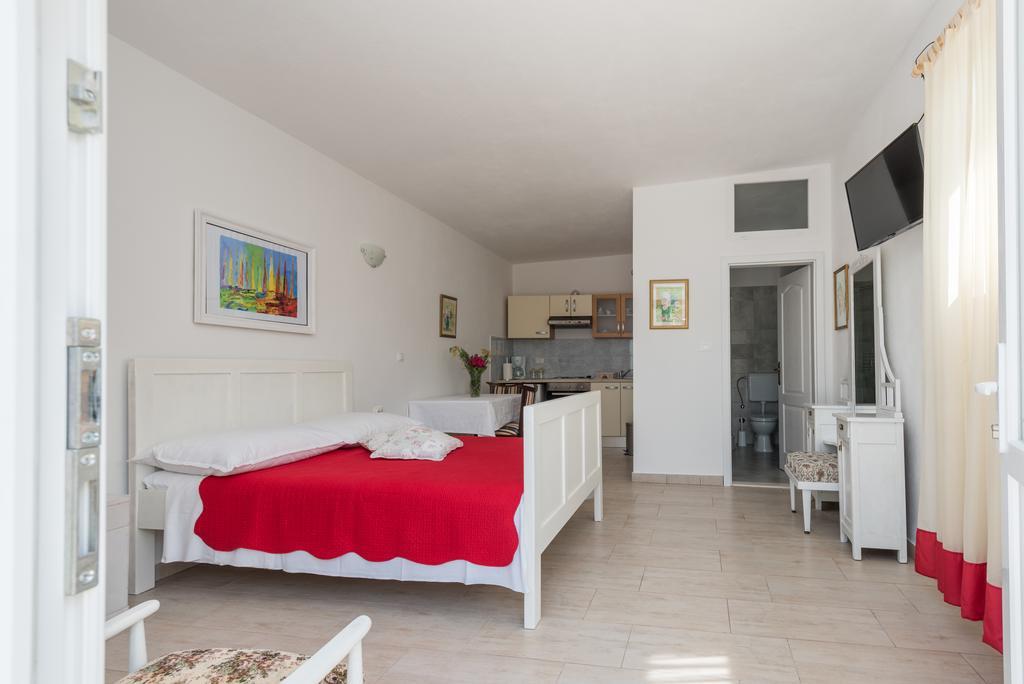 Apartments Coce Trogir Exterior photo