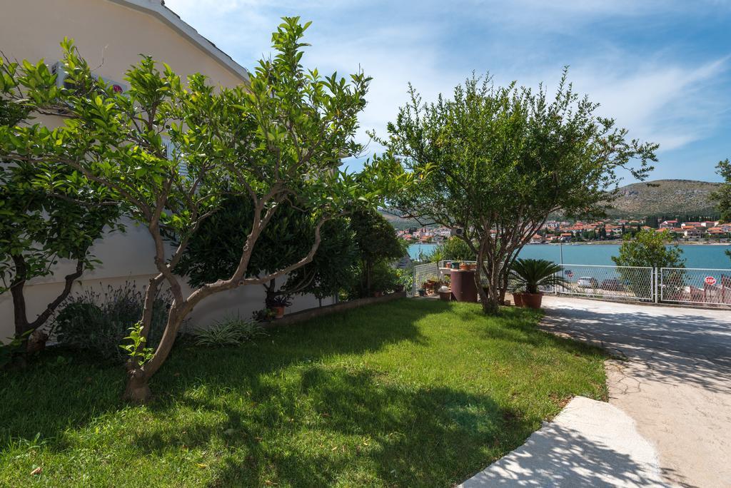 Apartments Coce Trogir Exterior photo