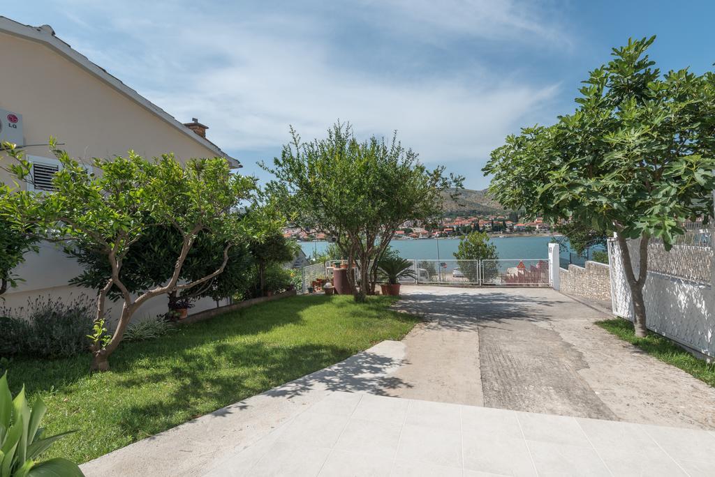 Apartments Coce Trogir Exterior photo
