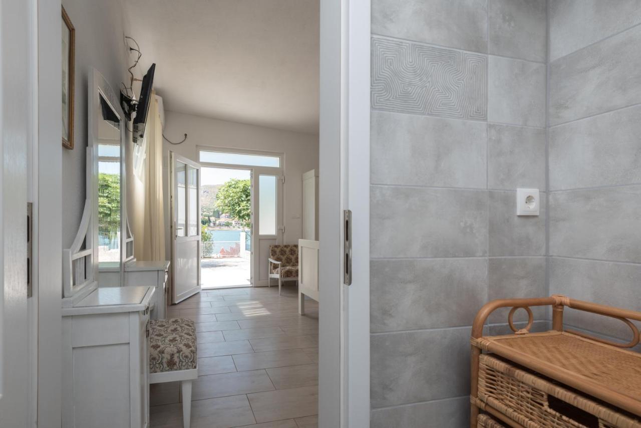 Apartments Coce Trogir Exterior photo